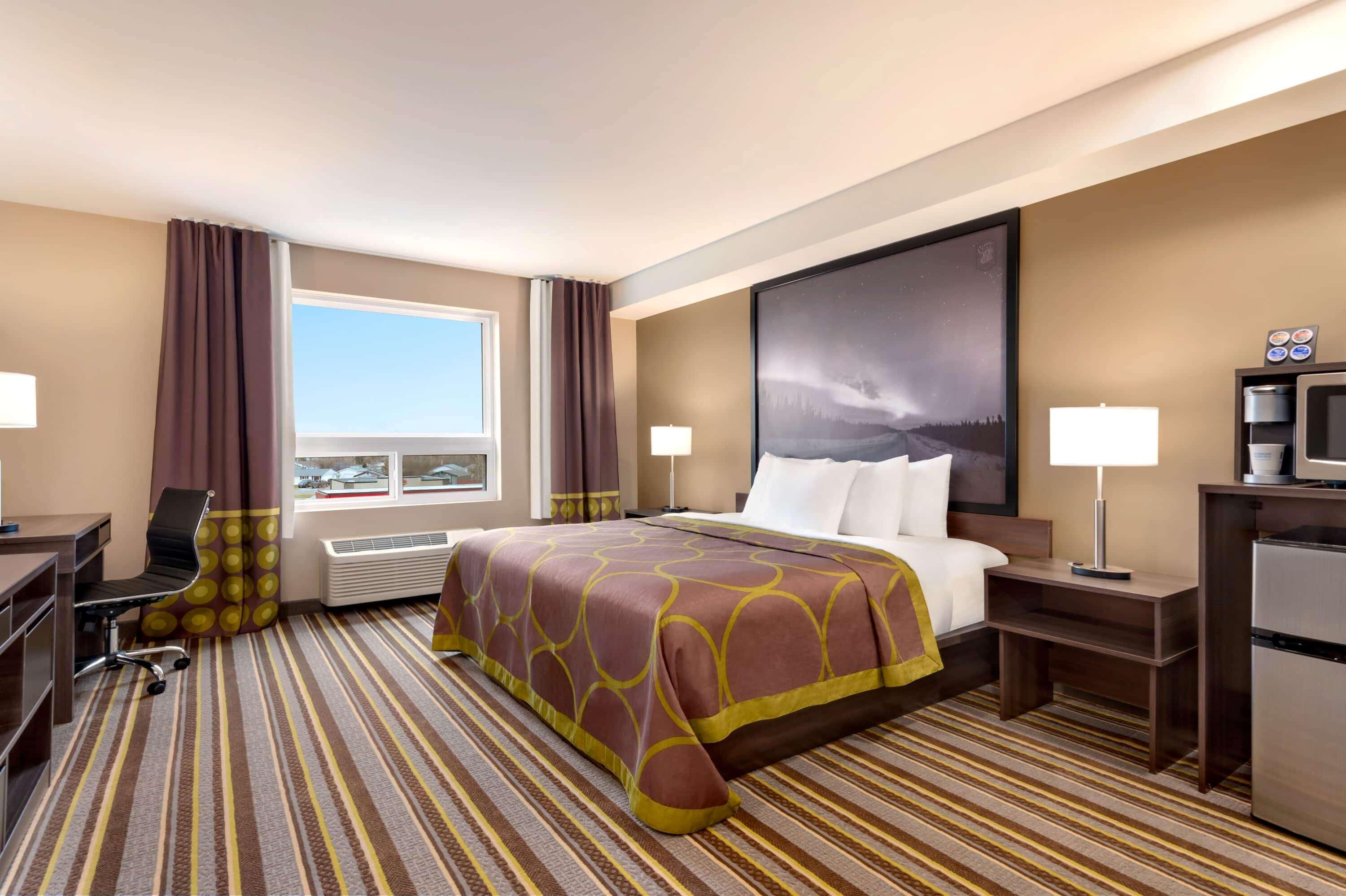 Super 8 By Wyndham Thompson Hotel Екстериор снимка